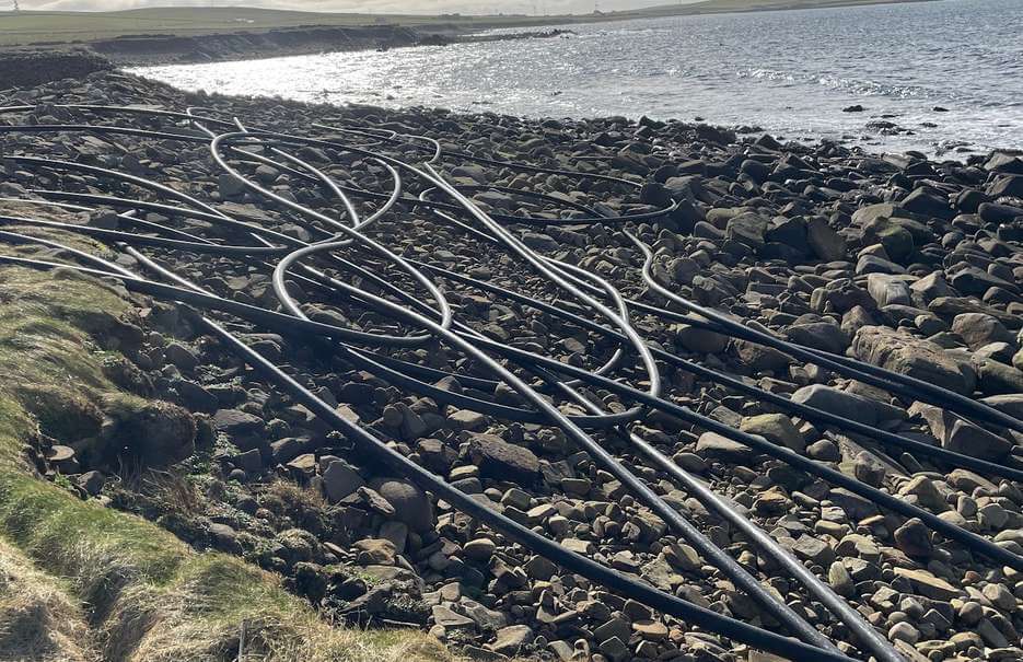 Feed pipe